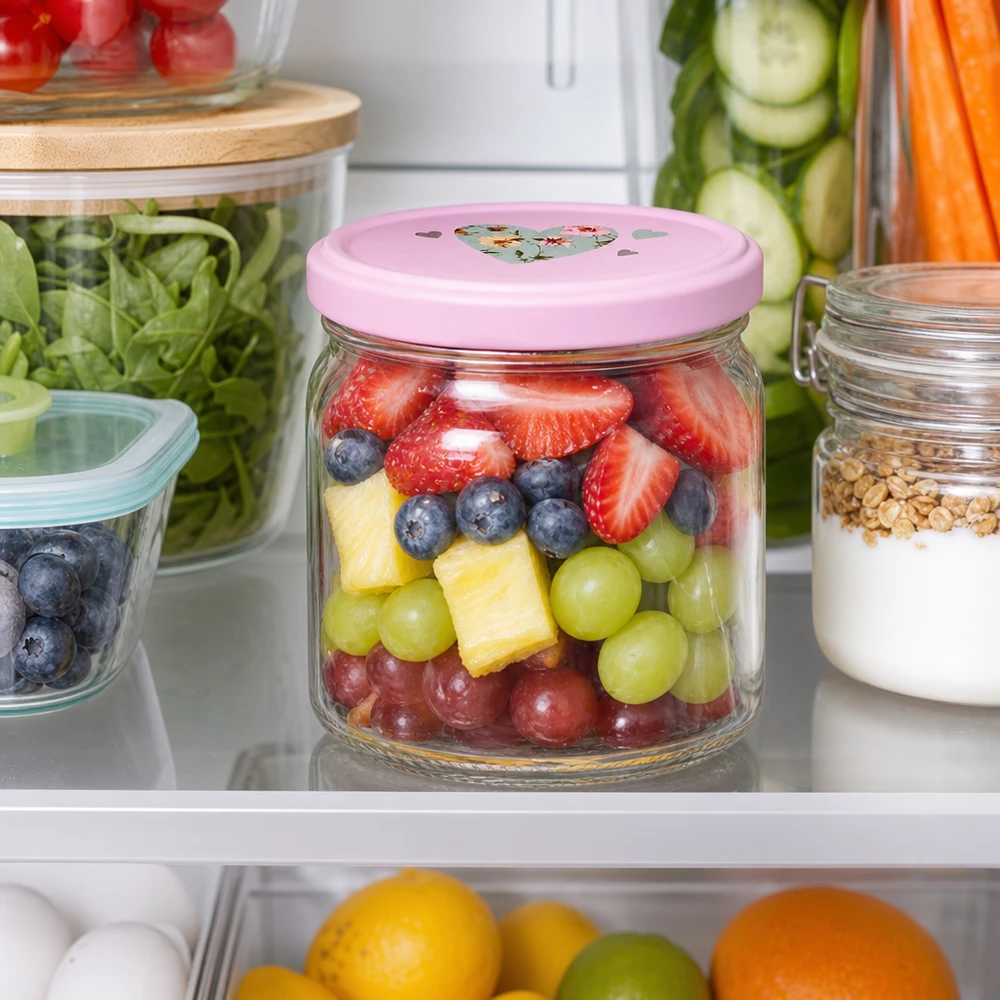 Pot rond de 408 ml + couvercle BasicSeal cur rose UNiTWIST 408ml Rundglas mit rosa Herz-Deckel voller Obstsalat im Kühlschrank für frische Meal-Prep und gesunde Snacks